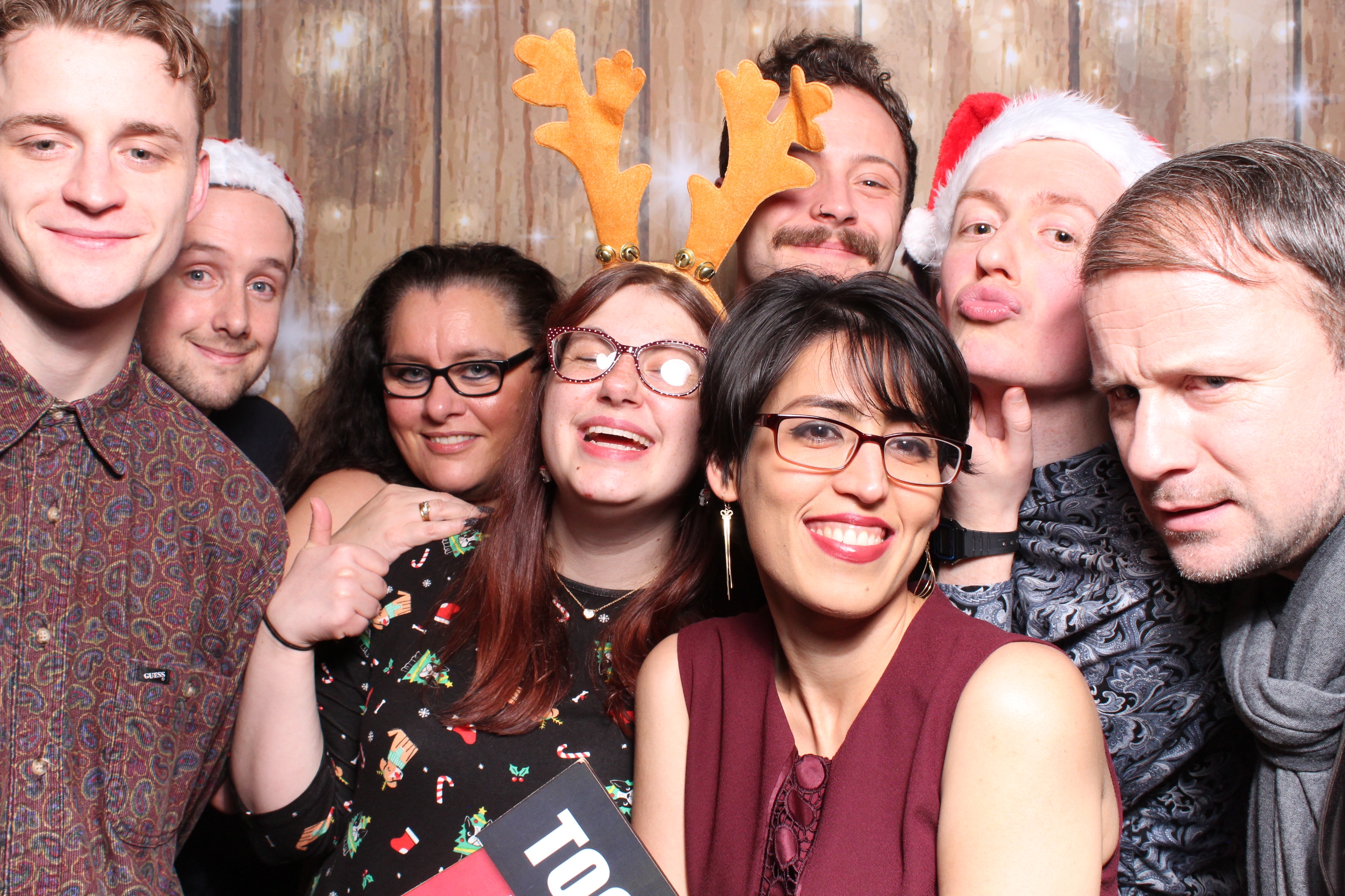 Tes Christmas party  | View more photos from the event at gallery.magicimages.uk/u/MagicImages/Tes-Christmas-party